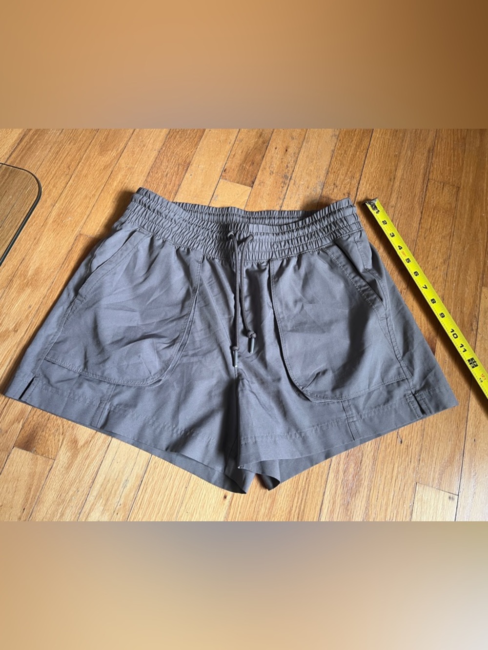 Old Navy Tan Women's Shorts M